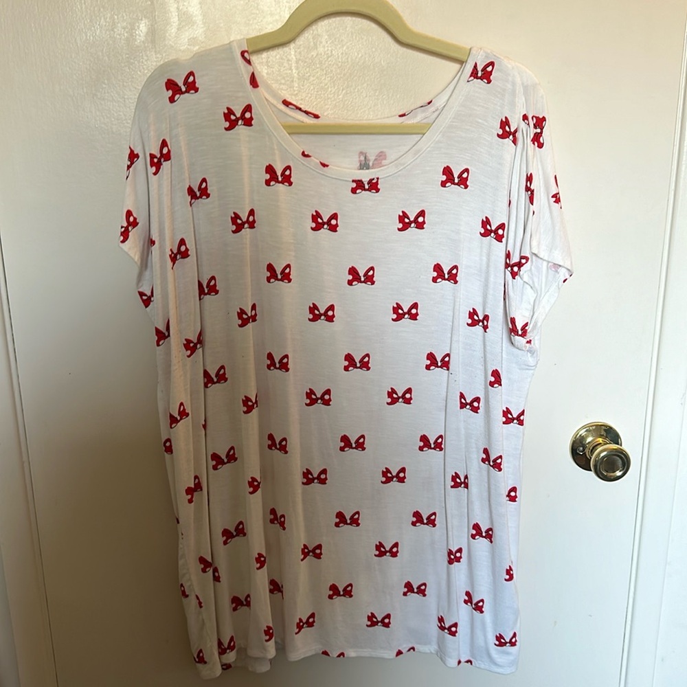 Disney parks Minnie bow shirt
